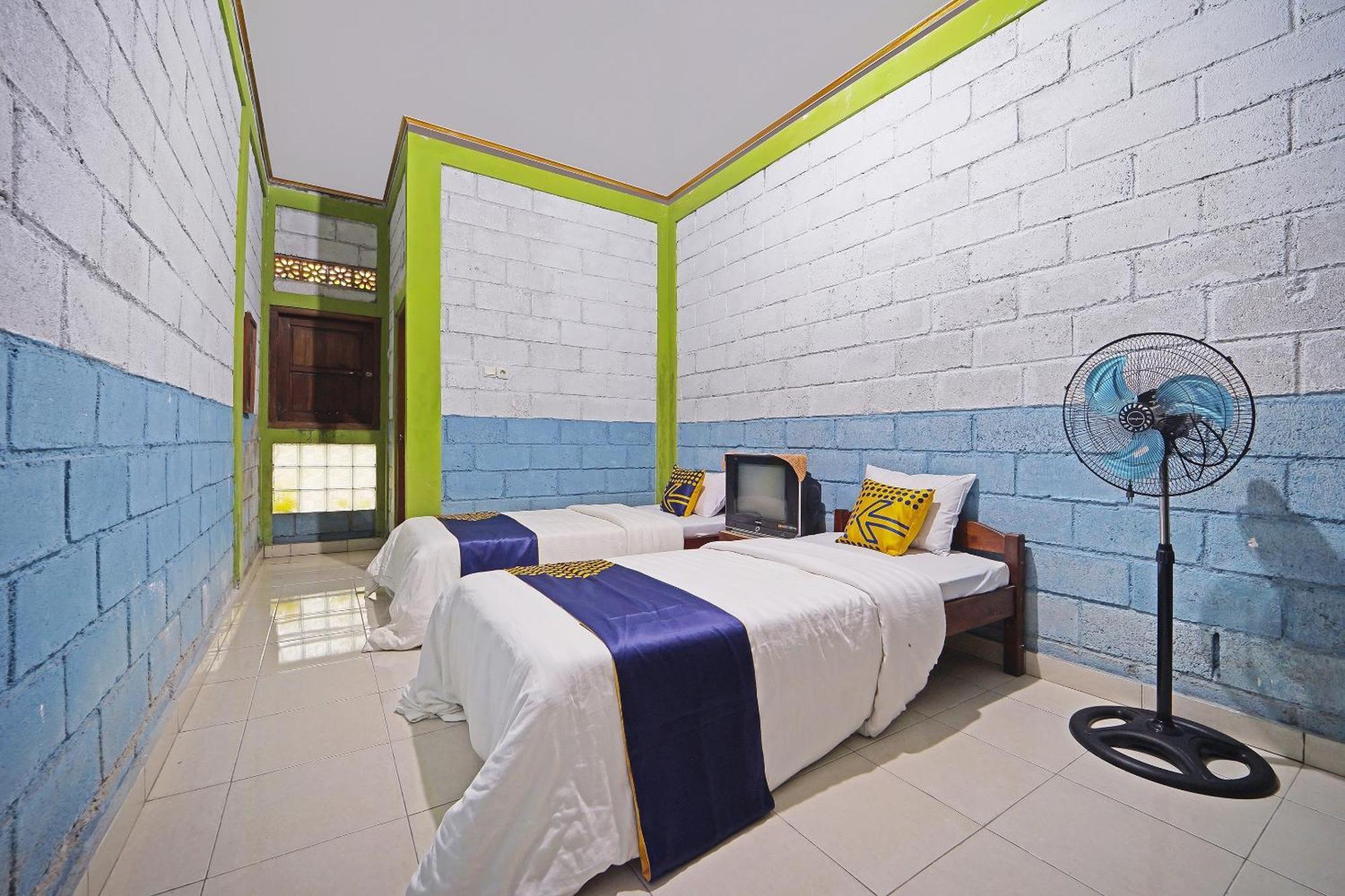 Spot On 91085 Griya Estu Wening Hotel Sleman  Exterior photo