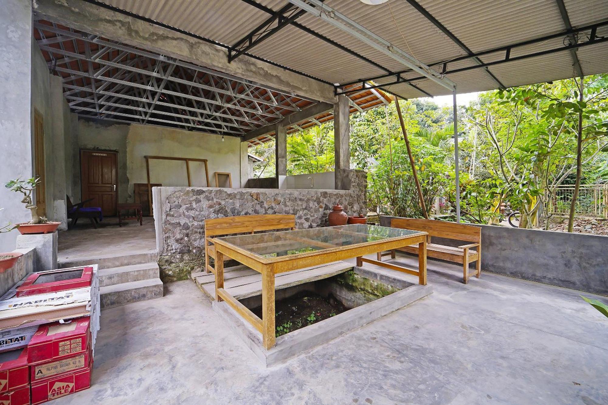 Spot On 91085 Griya Estu Wening Hotel Sleman  Exterior photo