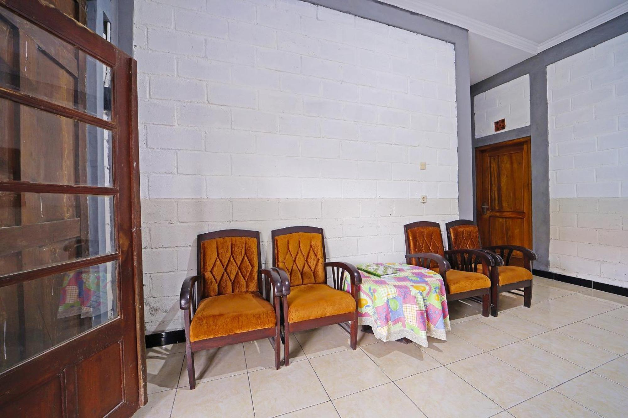 Spot On 91085 Griya Estu Wening Hotel Sleman  Exterior photo