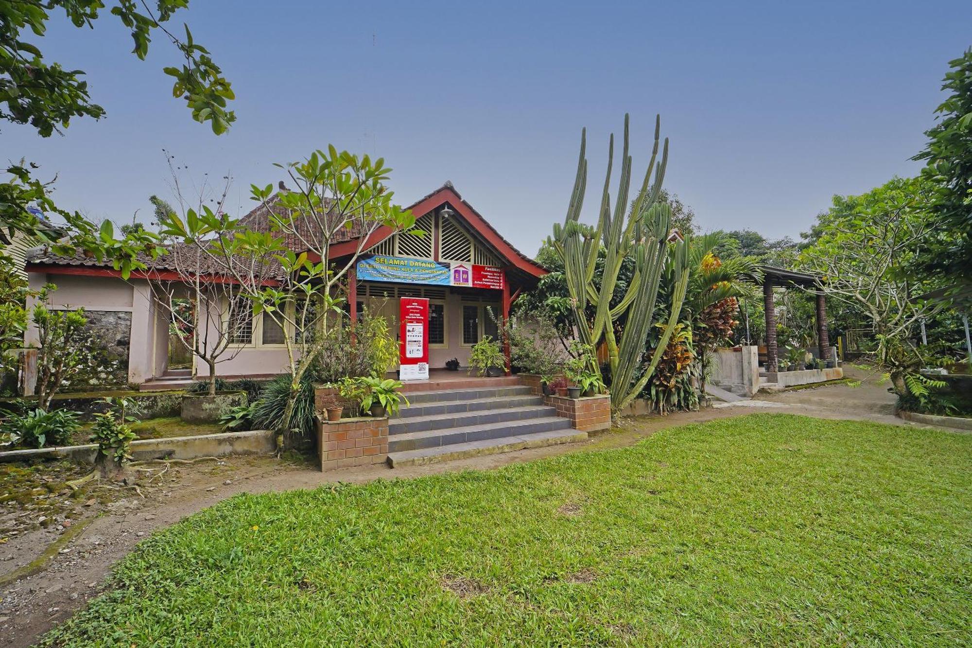 Spot On 91085 Griya Estu Wening Hotel Sleman  Exterior photo